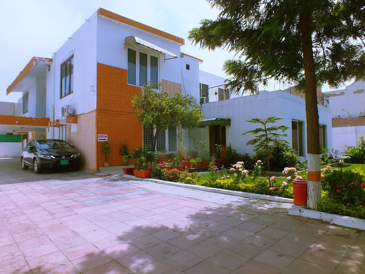 Capetown Guest House Islamabad Bagian luar foto