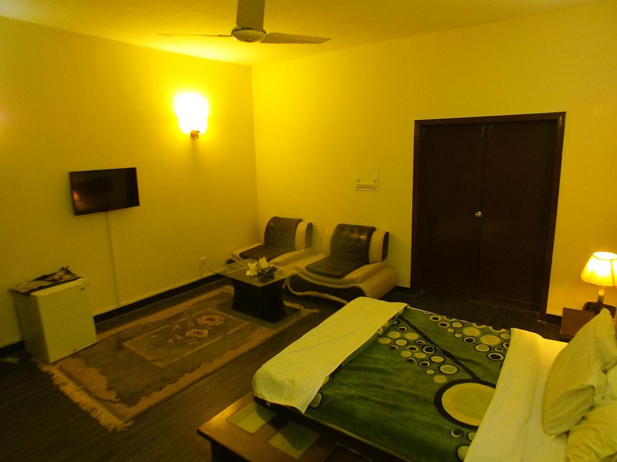 Capetown Guest House Islamabad Bagian luar foto