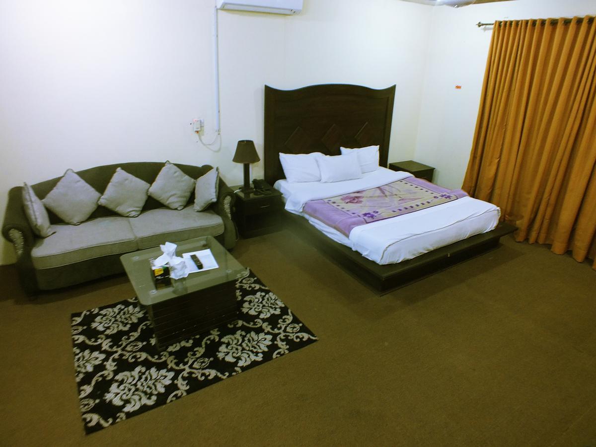 Capetown Guest House Islamabad Bagian luar foto