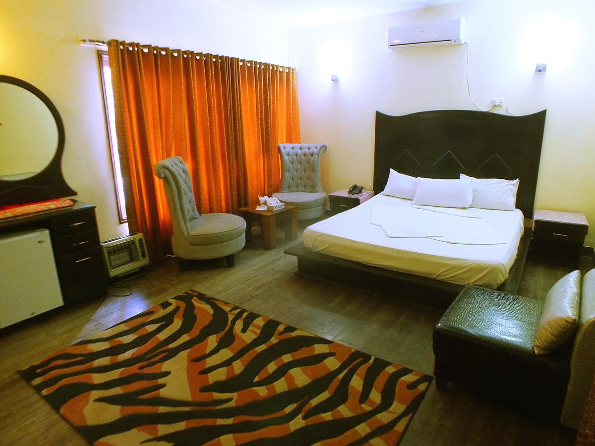 Capetown Guest House Islamabad Bagian luar foto