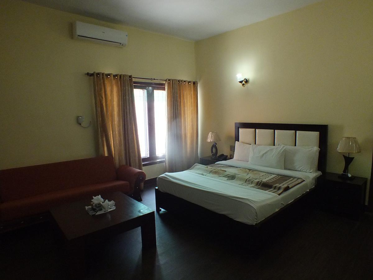 Capetown Guest House Islamabad Bagian luar foto