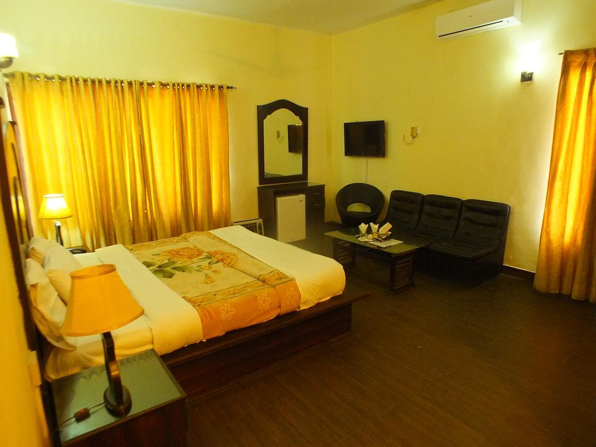 Capetown Guest House Islamabad Bagian luar foto