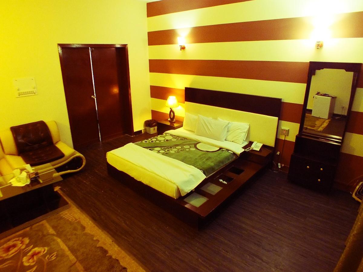 Capetown Guest House Islamabad Bagian luar foto