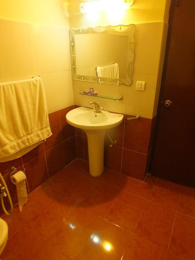 Capetown Guest House Islamabad Bagian luar foto