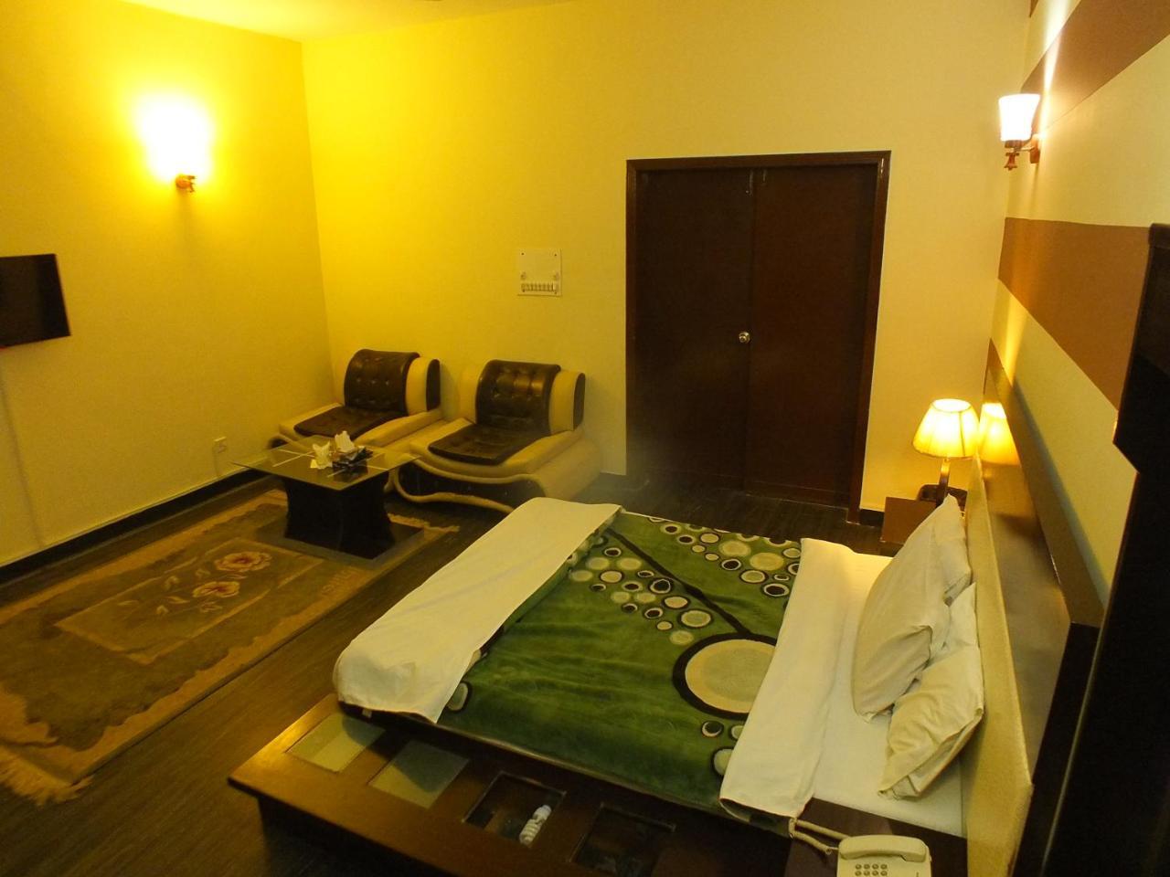 Capetown Guest House Islamabad Bagian luar foto
