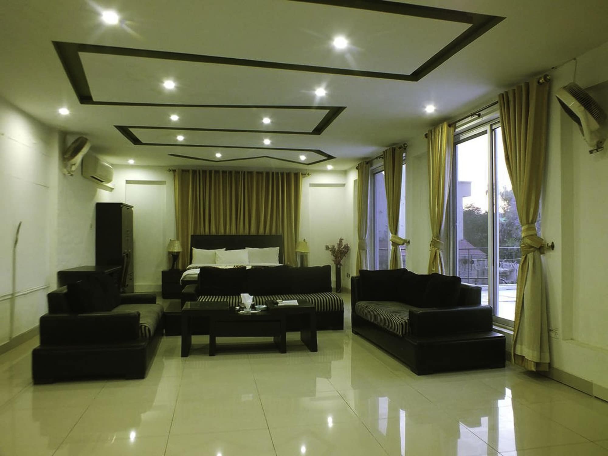 Capetown Guest House Islamabad Bagian luar foto